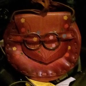 Ladies vintage shoulder bag hand tooled leather, like new